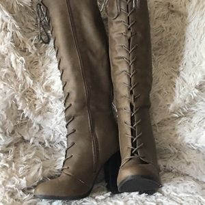 Boots brown heeled